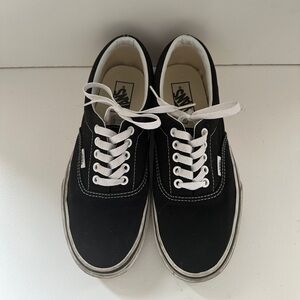 Vans Men's Black Classic Sneakers Size 8